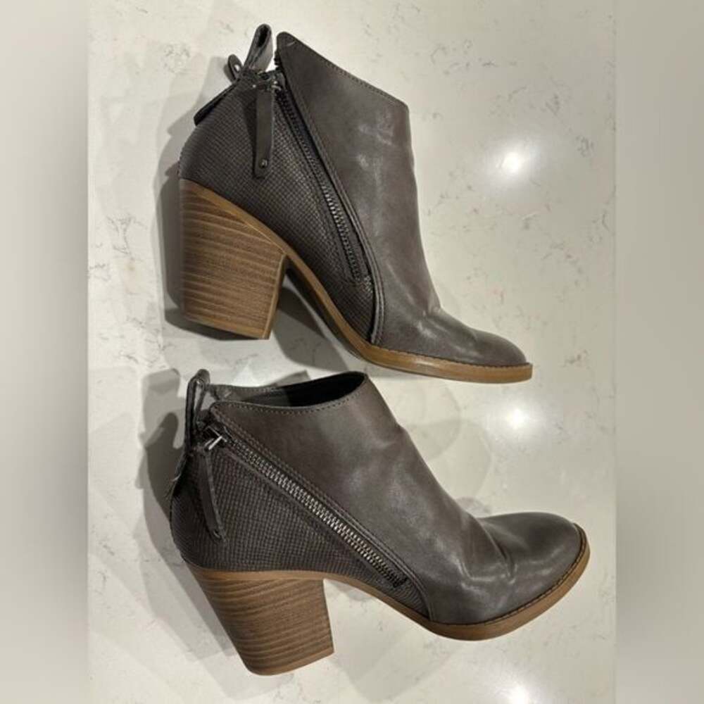 Lexi & Abbie Clara Double Zipper Brown Ankle Bootie Boots, Size 7